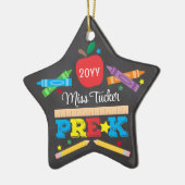 Leraar Pre-K Preschool Crayons Chalkboard Star Keramisch Ornament (Links)