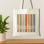 leraar tote bag<br><div class="desc">De Canvas tas van deze leraar is versierd met strepen in aardtonen en het woord leraar in stijlvolle typografie. Maakt een perfect cadeau voor een nieuwe leraar of als een dankjewel cadeau voor een speciale leraar.</div>