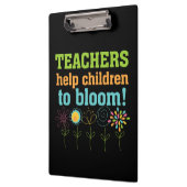 Leraren helpen kinderen om klembord te blokkeren (Links)