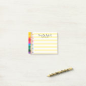 Leraren naam bureau organisator gekleurde potloden post-it® notes (Op bureau)