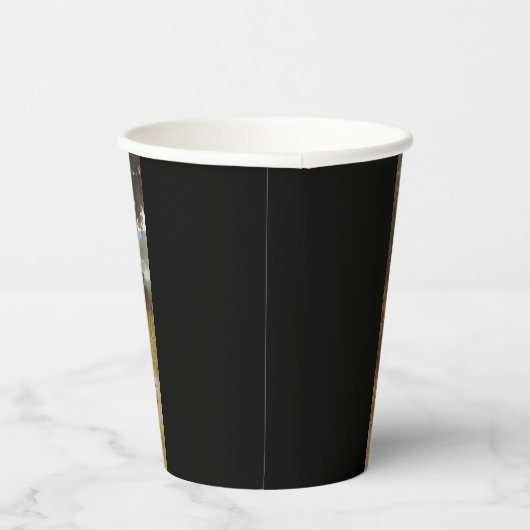 Les Noisettes: Jonge meisjes verzamelen hazelnoten Papieren Bekers (Rechts)