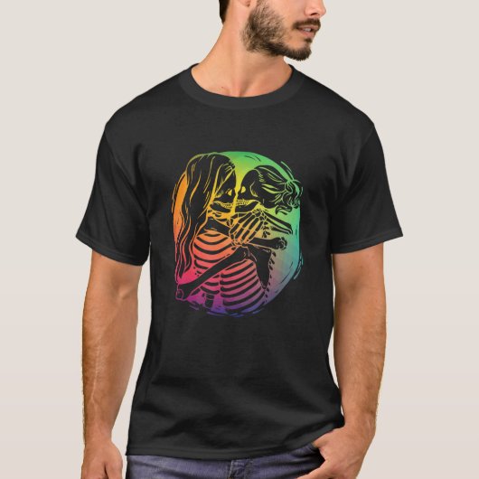 Lesbian Couple Lgbtq Pride Rainbow Flag Skeletons T-shirt (Voorkant)