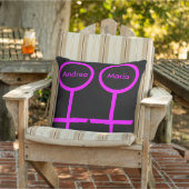 Lesbian Lovers Personalized Outdoor Pillow Buitenkussen (Stoel)