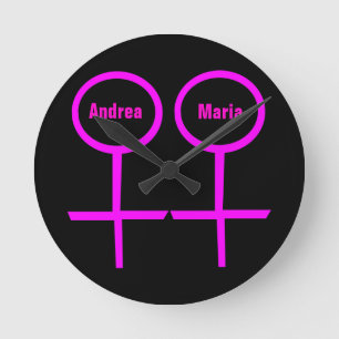 Lesbian Lovers Wall Clock Ronde Klok
