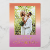 Lesbian Wedding Photo Pride Flag Gradient Gold Folie Uitnodiging (Voorkant)