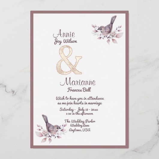 Lesbisch Paar Dusty Bourgondië Roos Goud Ampersand Folie Uitnodiging (Voorkant)