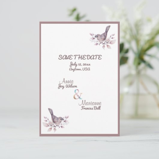 Lesbisch Paar Dusty Bourgondië Roos Goud Ampersand Save The Date (Staand voorkant)