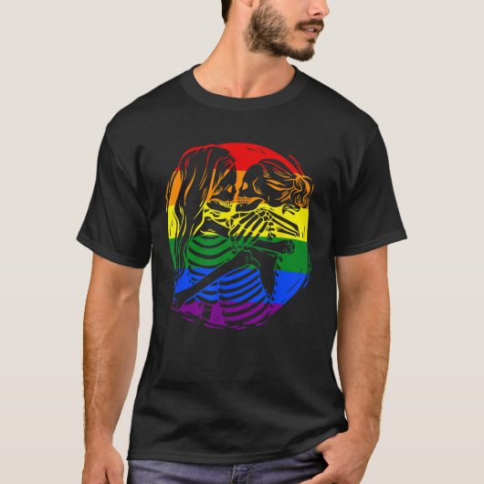 Lesbisch Paar LGBT Pride Skeletten Kussen Valent T-shirt (Voorkant)