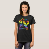 Lesbisch Paar Shes Mine Matching LGBT Pride 2 T-shirt (Voorkant volledig)