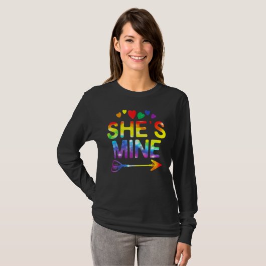 Lesbisch Paar Shes Mine Matching LGBT Pride 2 T-shirt (Voorkant volledig)