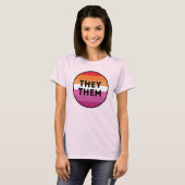 Lesbisch Pronouns Pride T-Shirt (Voorkant volledig)