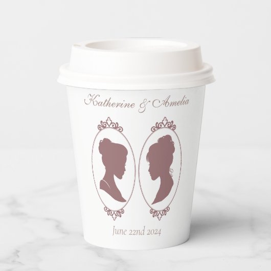 Lesbische bruiden Regency Roze Rozen Papieren Bekers (Achterkant)