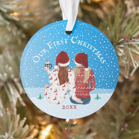 Lesbische echtpaar Mrs. & Mrs. eerste kerstfeest P Ornament (Boom)