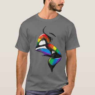 Lesbische lips die de regenboogvlag kust kust Gay  T-shirt