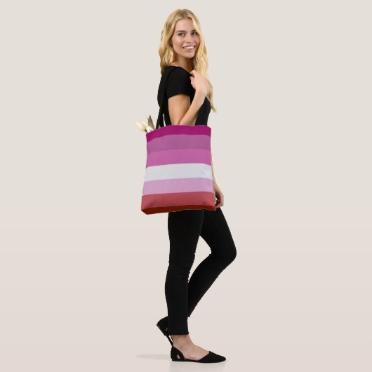 Lesbische Pride Flag Stripes Tote Bag (Op model)