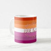 Lesbische Pride Maand Love is Love Mok (Voorkant links)