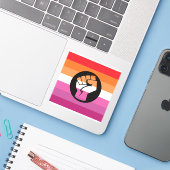 Lesbische protestvlag sticker (Laptop met iPhone)