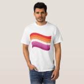 Lesbische Sunset Pride Golvende Vlag T-shirt (Voorkant volledig)