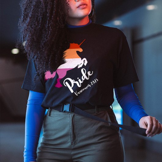 Lesbische trots: Unicorn, Aangepast Jaar en Stad T-shirt