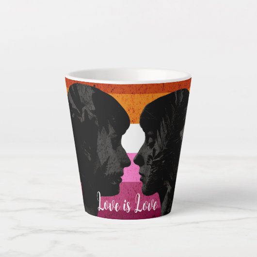 Lesbische Vlag met Twee Vrouw Silhouetten Latte Mok (Voorkant)