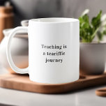 Lesgeven is een tragific journey leraar quote koffiemok<br><div class="desc">**Onze Mok "Teaching is a Tearrific Journey" introduceren: een plons Humor aan het onderwijs toevoegen** Vier de ongelofelijke reis van het onderwijs met een plons humor! Onze "Teaching is a Tearrific Journey" Mok combineert met humor en waardering voor docenten die de soms "tranende" momenten van hun beroep met genade en...</div>