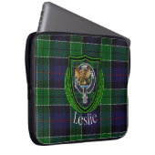 Leslie Scottish Clan Tartan and Crest Laptop Sleeve (Voorkant Rechts)