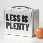 Less Is Plenty Minimalistische Streetwear-Typograf (In situ)