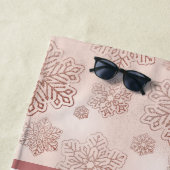 Let it Snow–Funny Christmas Beach Pink Strandlaken (In situ)