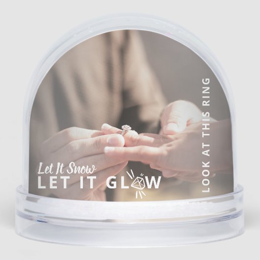Let It Snow Let It Glow Engagement Picture Winter Sneeuwbol (Voorkant)