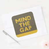 Let op de kloof 1 vierkante sticker (Envelop)