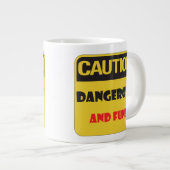 Let op - Gevaarlijk en leuk! Grote Koffiekop (Voorkant rechts)