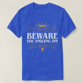Let op het glimlachende DM Tabletop RPG T-shirt (Design voorkant)
