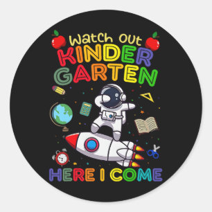 Let op kleuterschool hier kom ik grappige kinderen ronde sticker