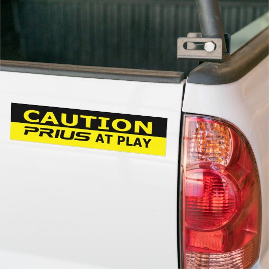 Let op: Prius bij Play Bumpersticker (Op Truck)