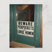 Let op zakjes en losse vrouwen briefkaart (Voorkant)