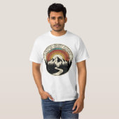 Let’s Get Lost Retro Mountain Adventure Outdoor T-shirt (Voorkant volledig)