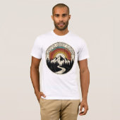 Let’s Get Lost Retro Mountain Adventure Outdoor T-shirt (Voorkant volledig)