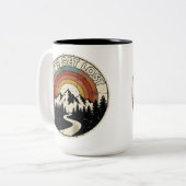 Let’s Get Lost Retro Mountain Adventure Outdoor Tweekleurige Koffiemok (Voorkant links)