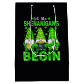 Let The Shenanigans Begin Medium Cadeauzakje (Achterkant)