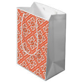 Letlands patroon medium cadeauzakje (Achterkant Gekanteld)