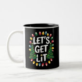 Let's Get Lit Funny Christmas Drinking Xmas Lights Tweekleurige Koffiemok (Links)