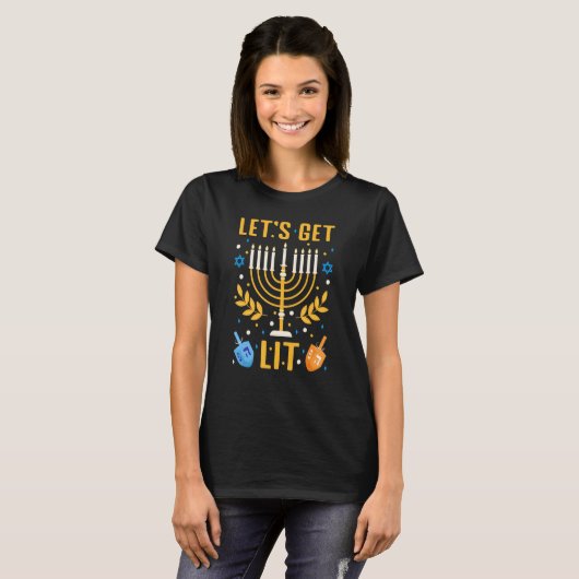 Let's Get Lit Hanukkah Jewish Menorah Holiday Chan T-shirt (Voorkant volledig)