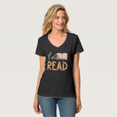 Lets Read Teacher Reading Books And Bookworm Libra T-shirt (Voorkant volledig)