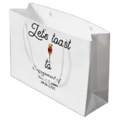 Let's toast to engagement party name date glass groot cadeauzakje (Achterkant Gekanteld)