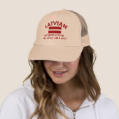 Lets voor een goed uiterlijk trucker pet (In situ)