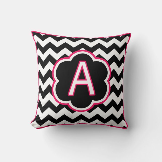 Letter A Zwart en Wit Chevron Monogram Kussen (Voorkant)