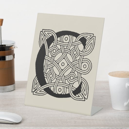 Letter C  Celtic Knot Monogram Reclamebord Met Voetstuk (Insitu)