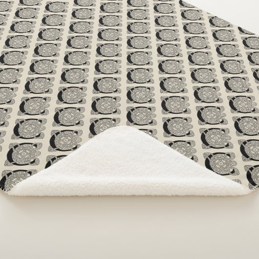 Letter C  Celtic Knot Monogram Sherpa Deken (3/4)