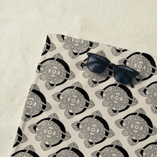 Letter C  Celtic Knot Monogram Strandlaken (In situ)