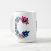 Letter C Koffie Mok – Bloemontwerp voor Gifting (Voorkant links)